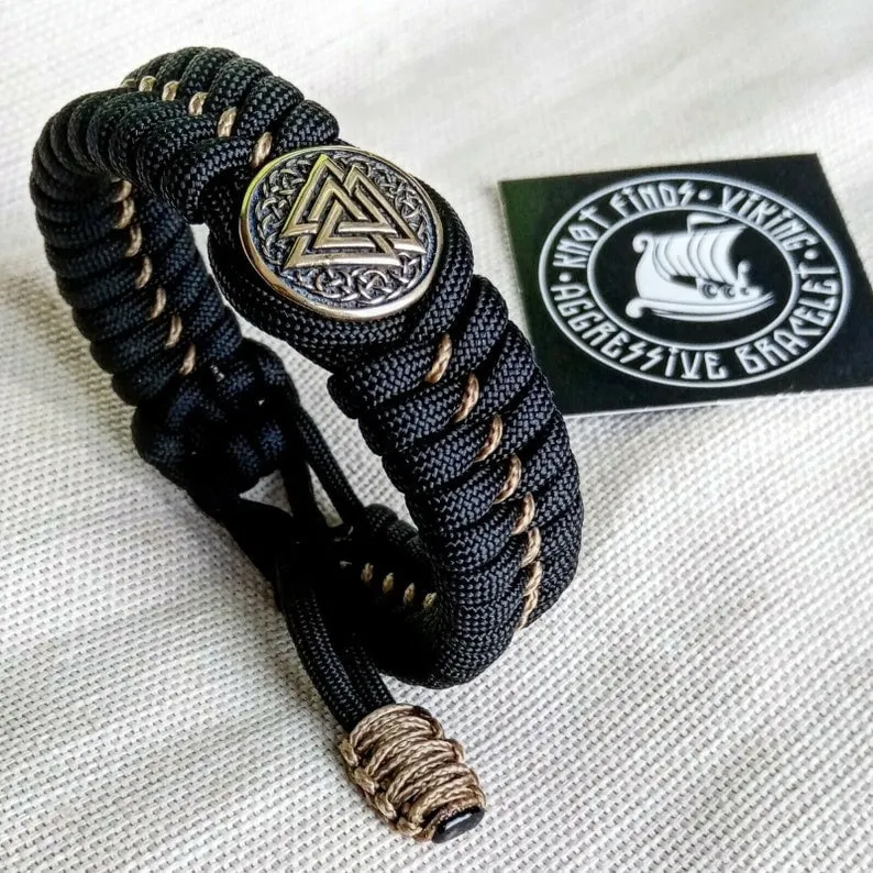 Instruction weaving for the weaving paracord bracelet Mad Max style. Viking jewelry. Valknut symbol.