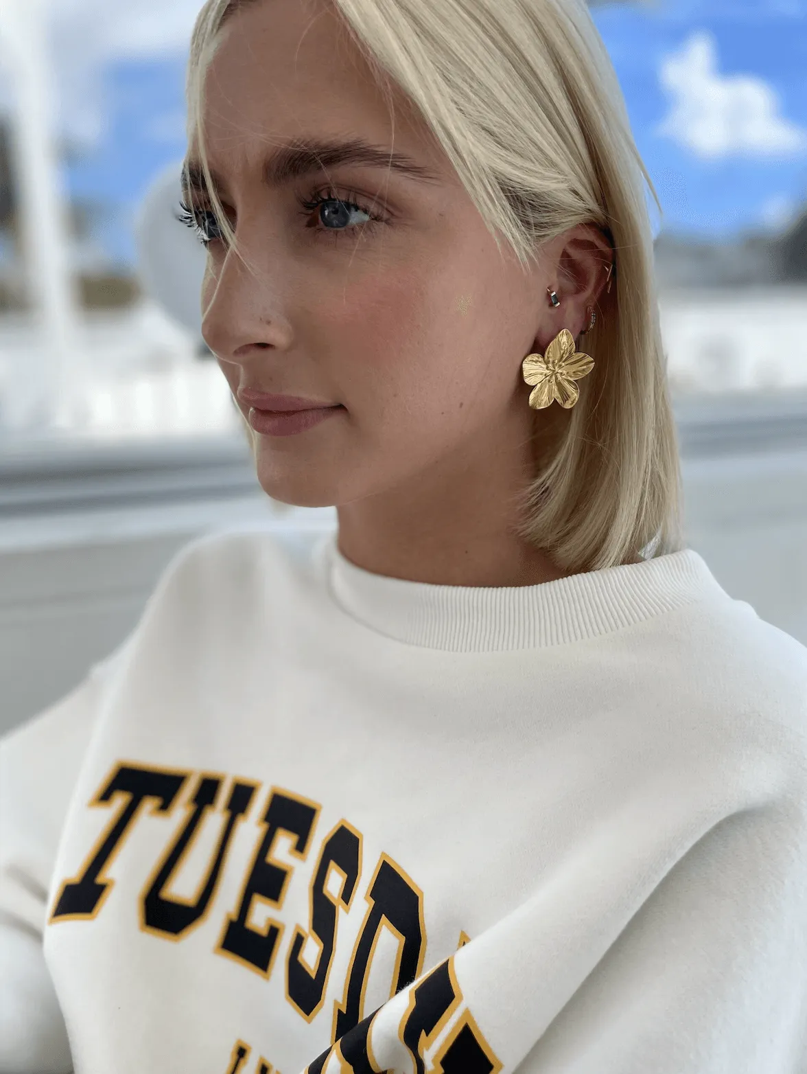 ME THE LABEL Flower Earrings - Gold