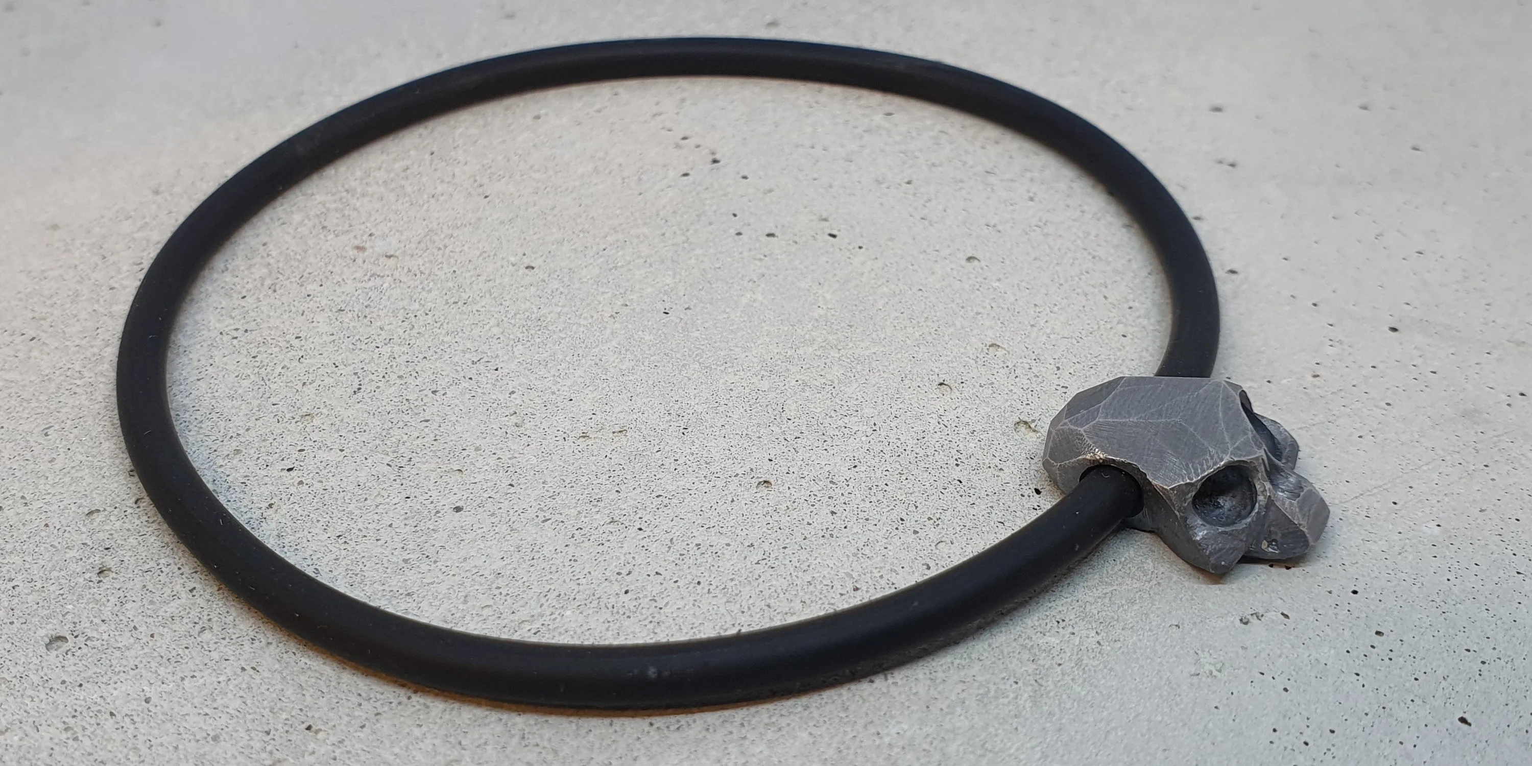 Memento Vivere Skull Bracelet