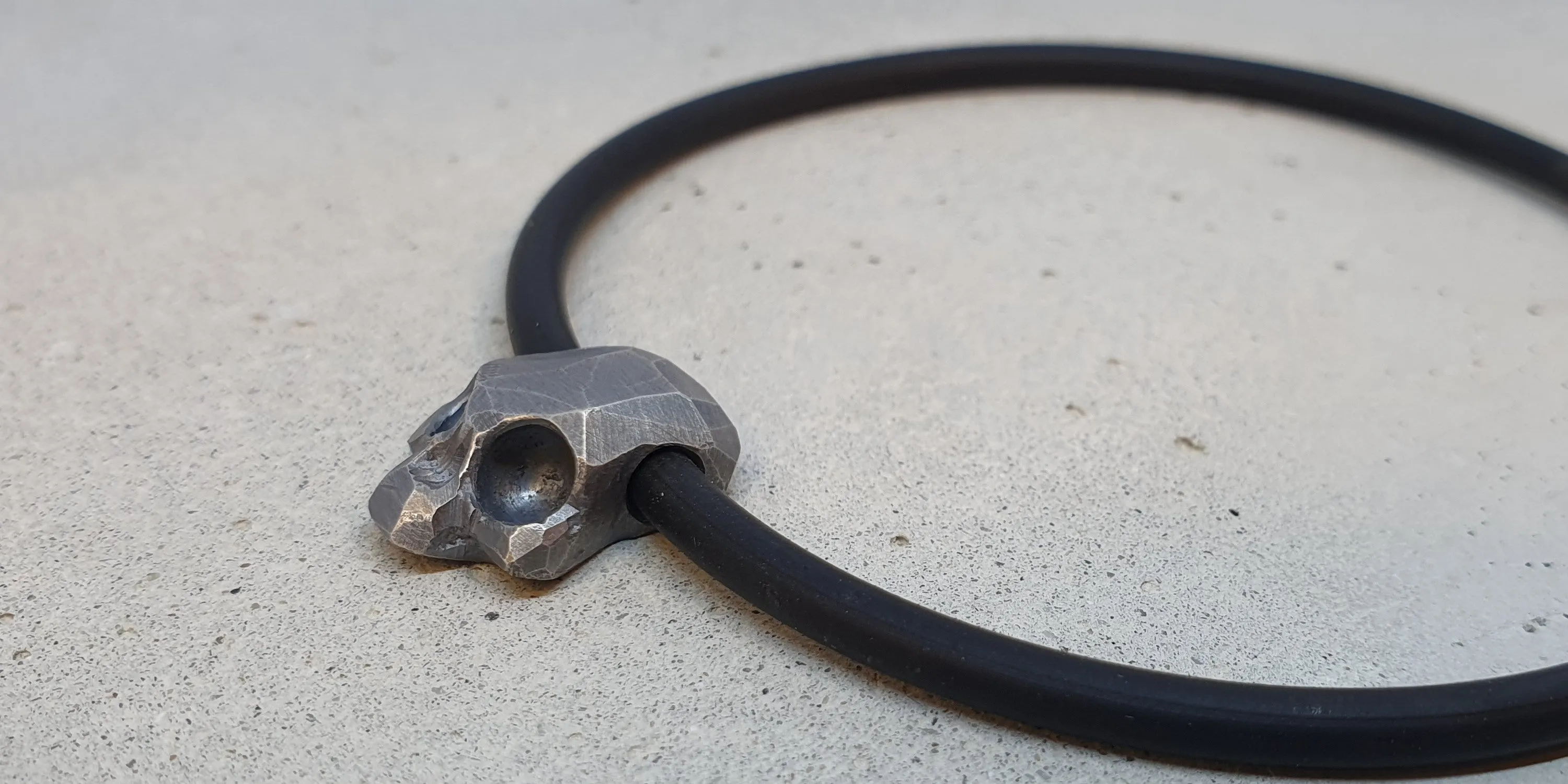 Memento Vivere Skull Bracelet