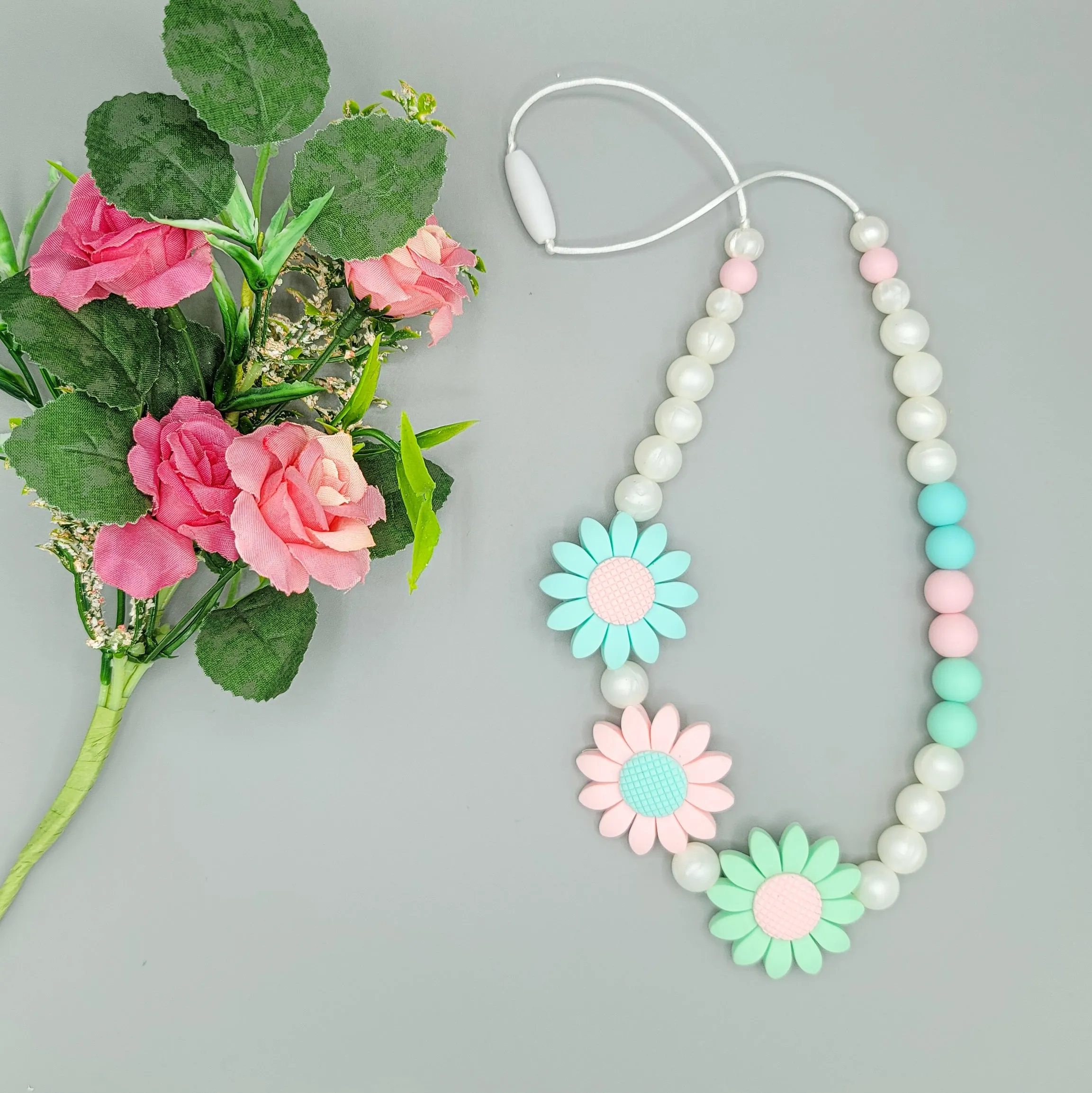 Necklace | FLORAL | Triple Daisy