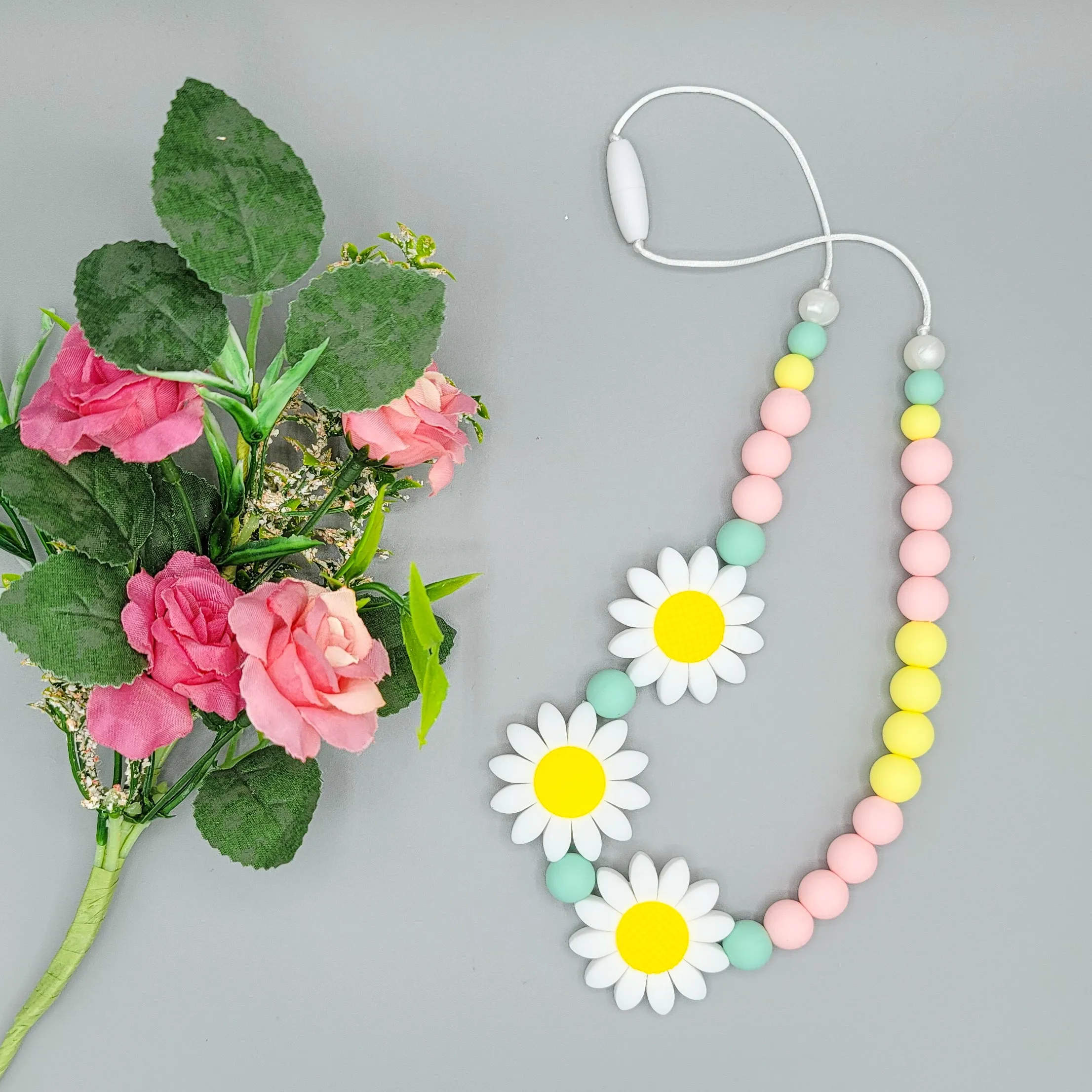 Necklace | FLORAL | Triple Daisy