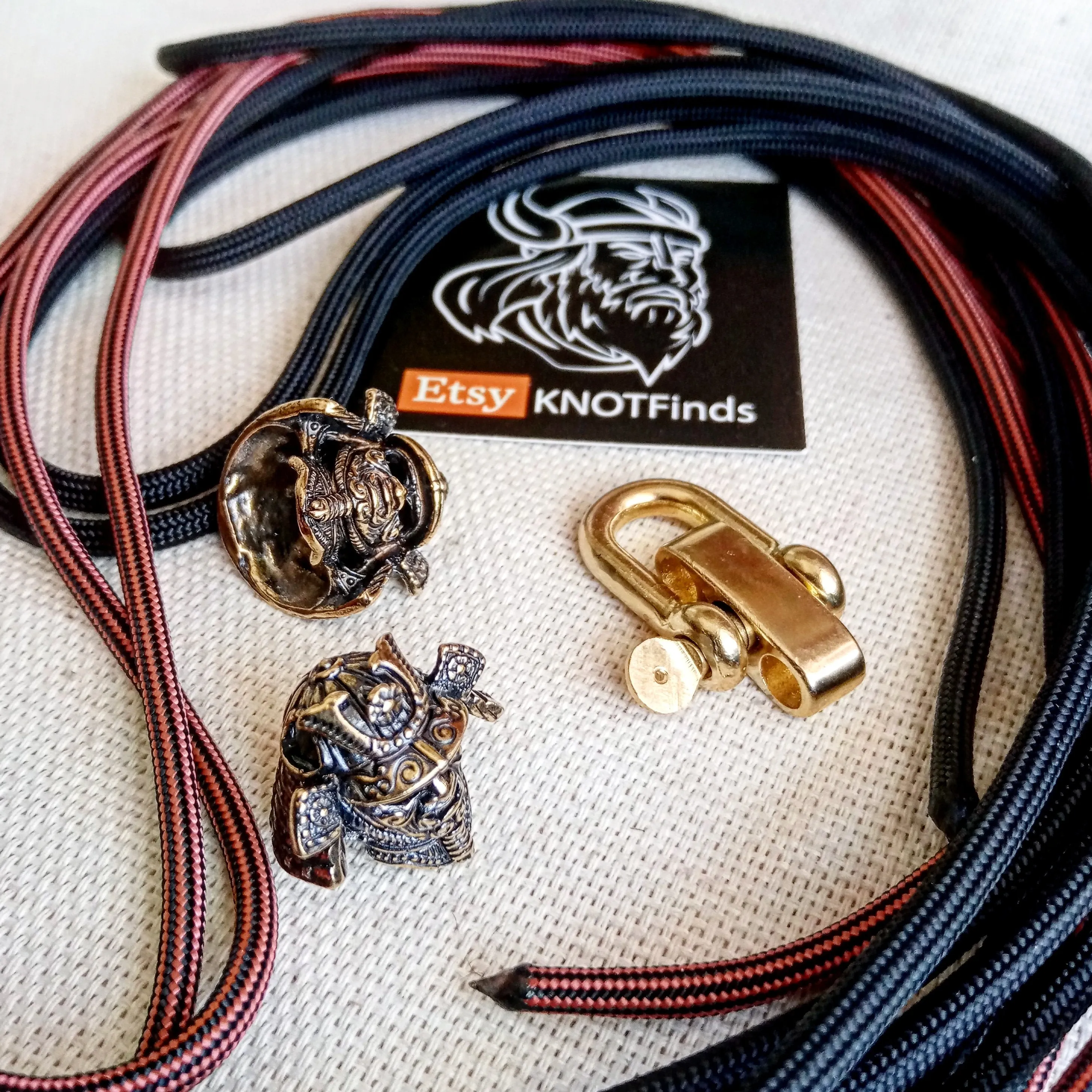 SAMURAI, paracord 550. Set for weaving a bracelet from paracord.  DIY gift.  Do it yourself.