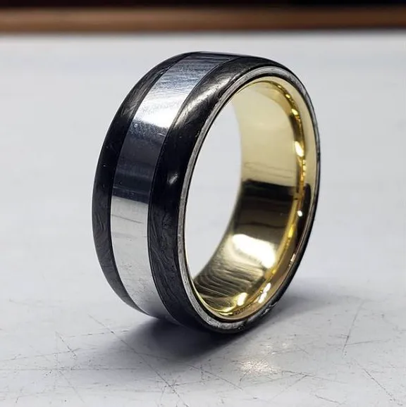 The Noble - Carbon Fiber &amp; Metal Ring