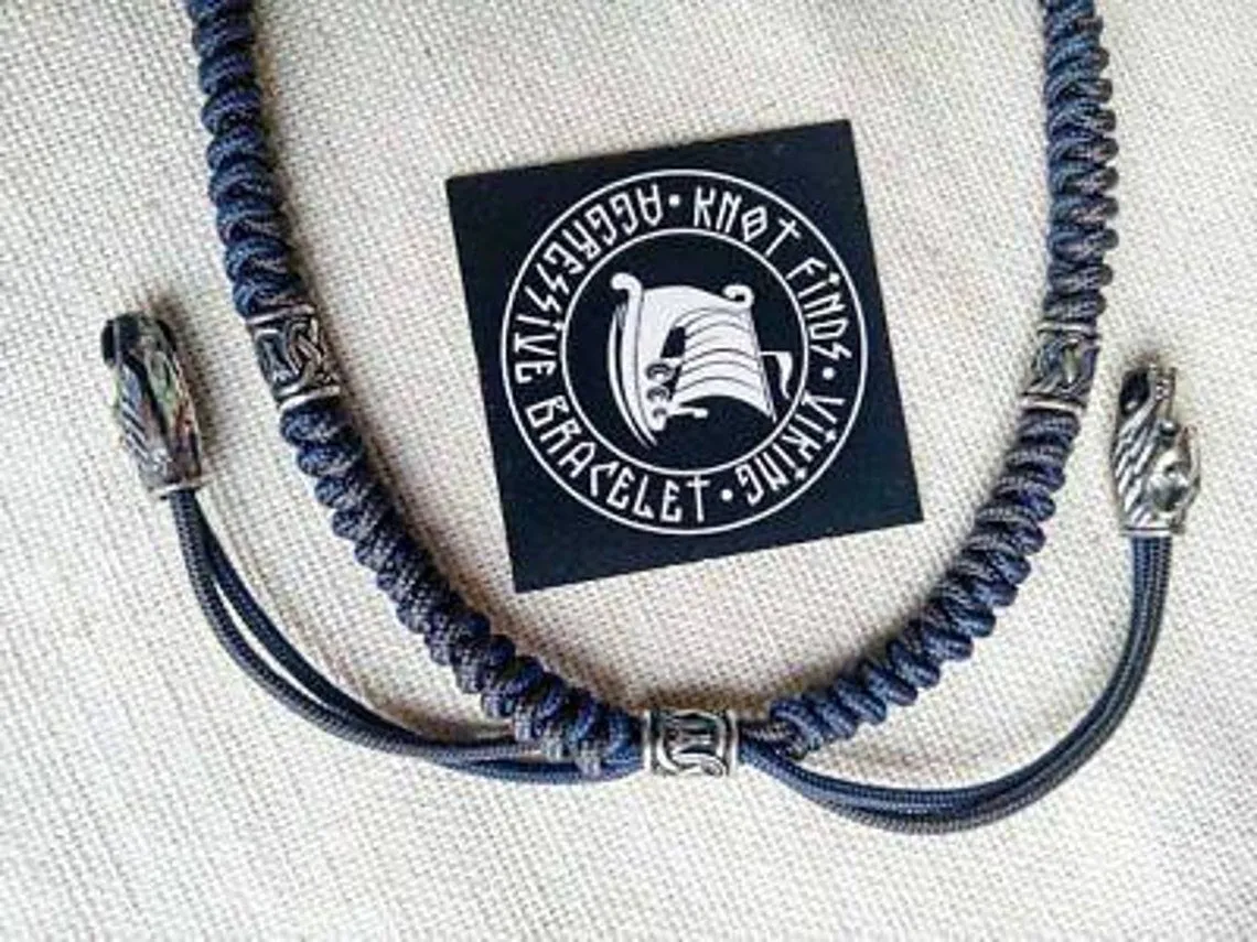 Thor's Hammer necklace. Mjöllnir pendant, Paracord jewelry. Viking style. Mens accessories.