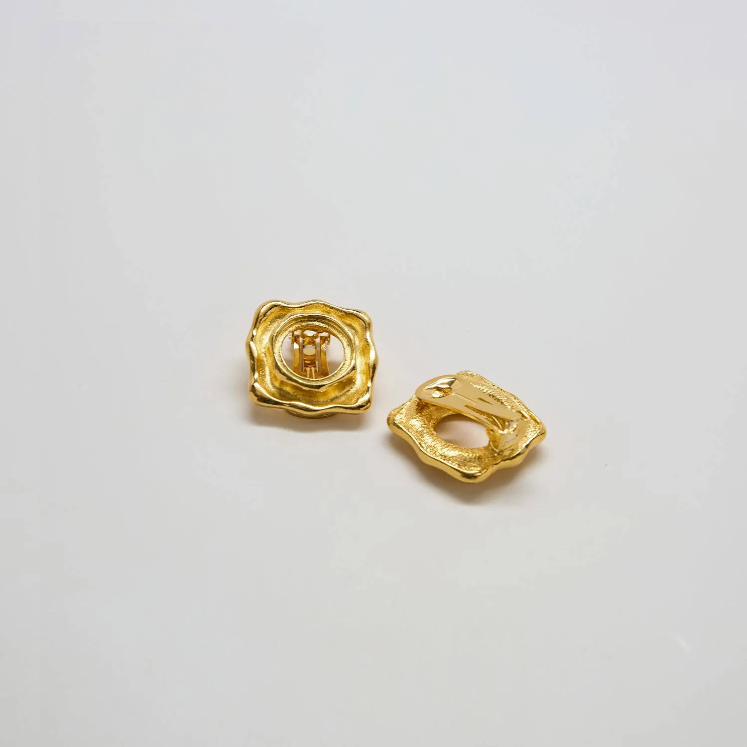 Vintage Cutout Clip-on Earrings