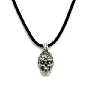 William Henry P5 "Renegade" Pendant on Paracord